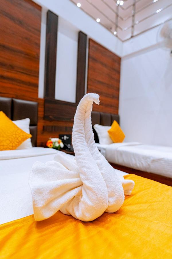 Calangute Castle Hotel Bardez ภายนอก รูปภาพ