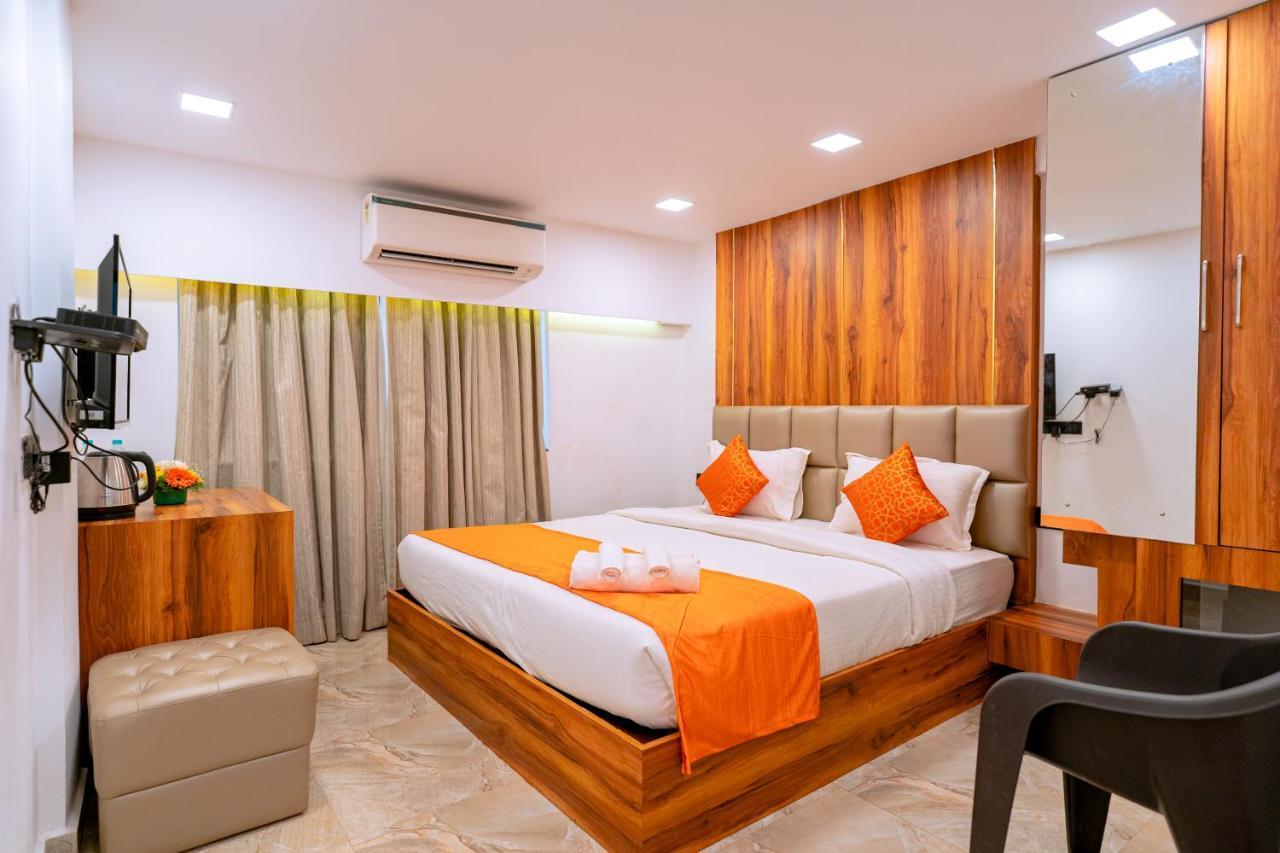 Calangute Castle Hotel Bardez ภายนอก รูปภาพ
